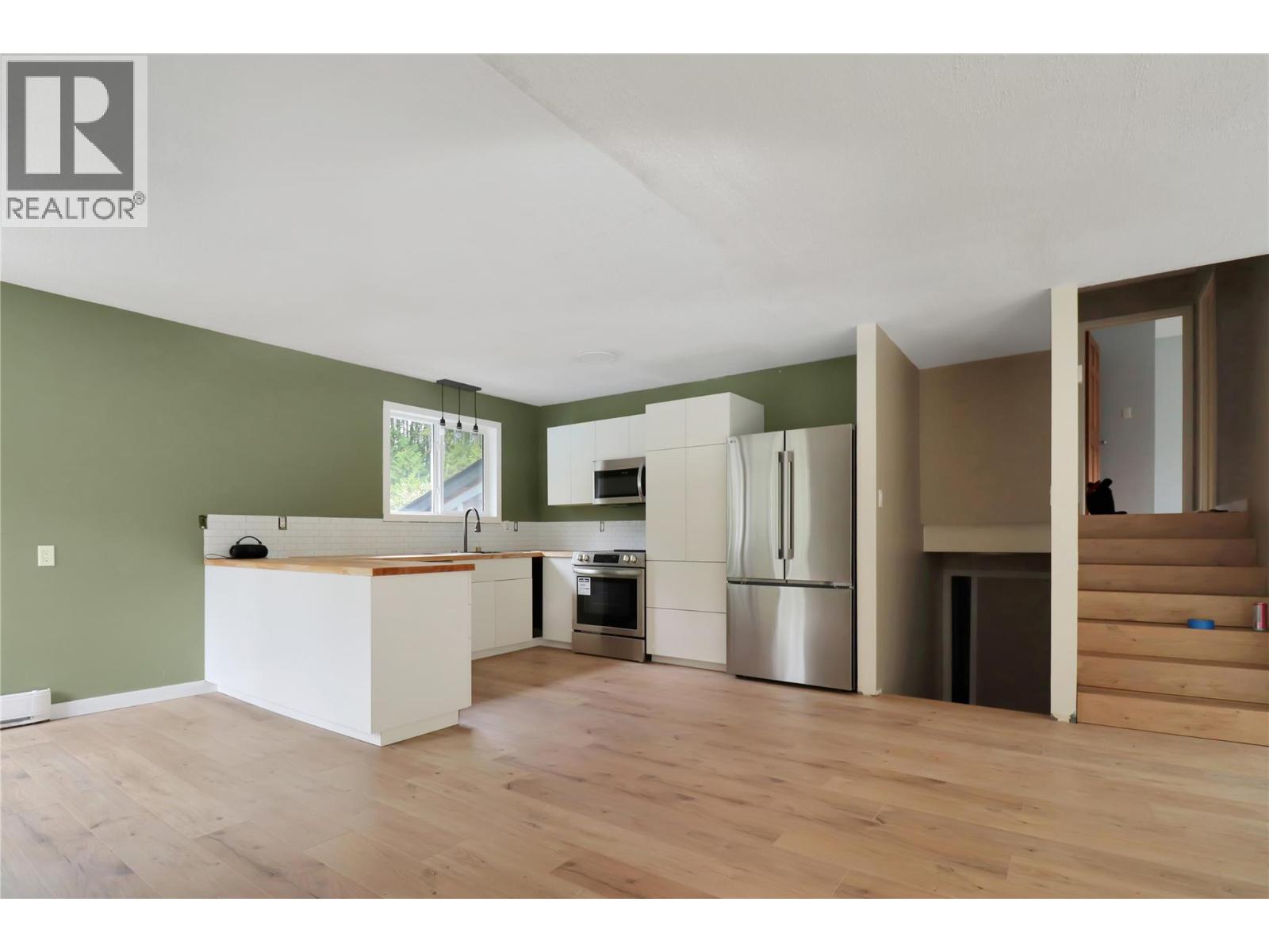 208 Schmidt Road, Clearwater, British Columbia V0E 1N2 - Photo 5 - 10398462