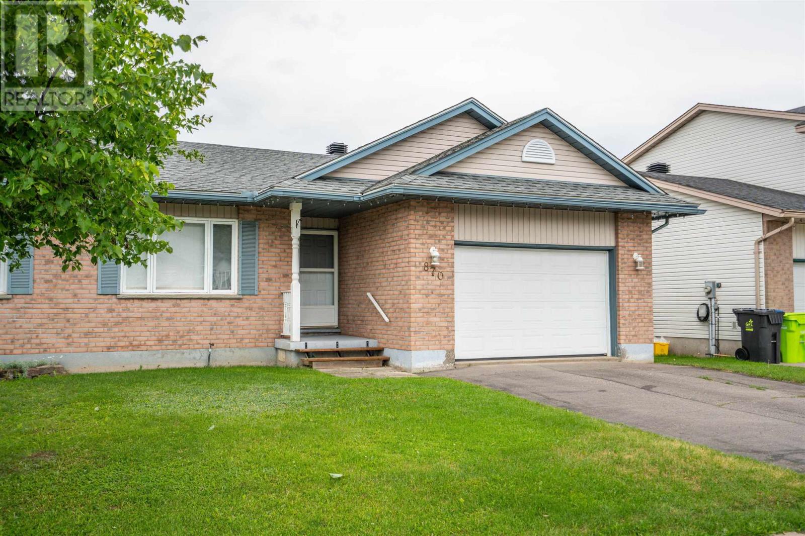 870 Lake St, Sault Ste. Marie, Ontario  P6B 6K2 - Photo 3 - SM261546