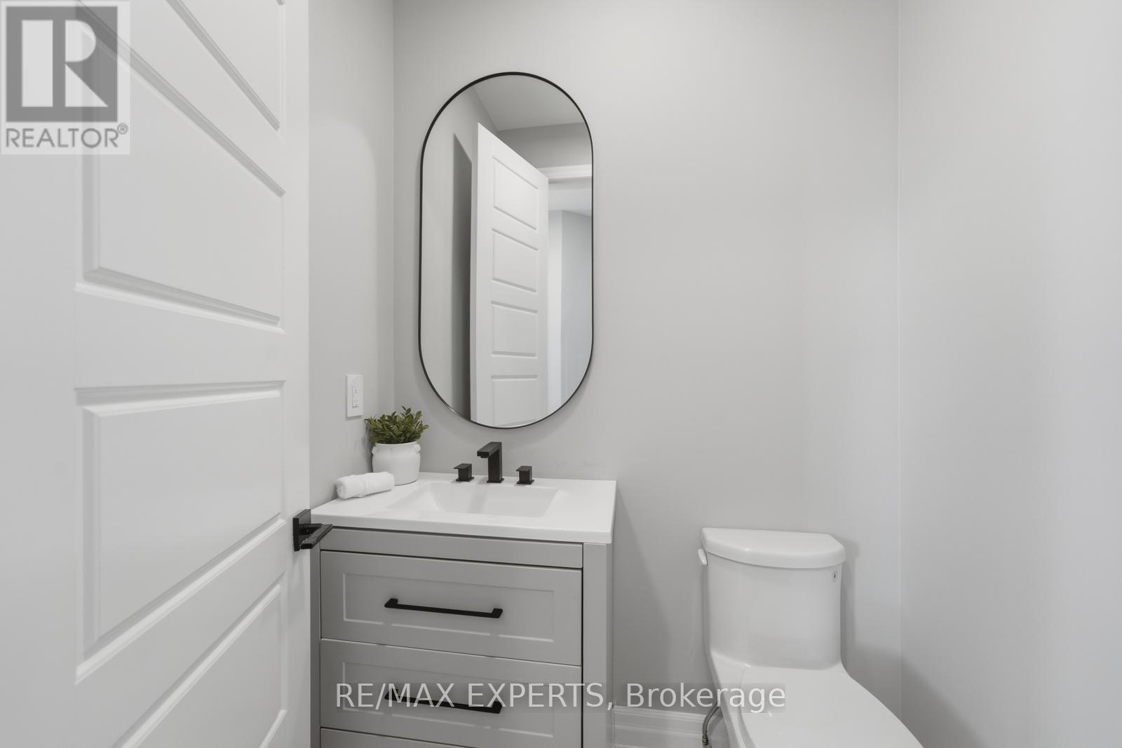 1296 Aymond Crescent W, Oakville, Ontario  L6H 7W8 - Photo 8 - W13658262