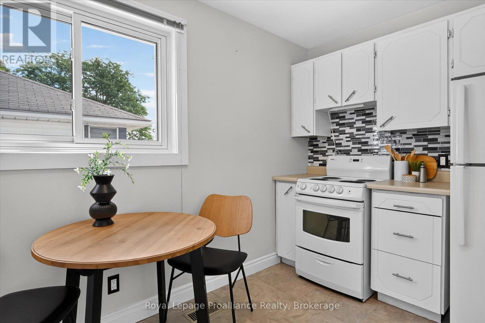 732 Gillespie Avenue, Peterborough, Ontario  K9J 4B7 - Photo 14 - X13718608