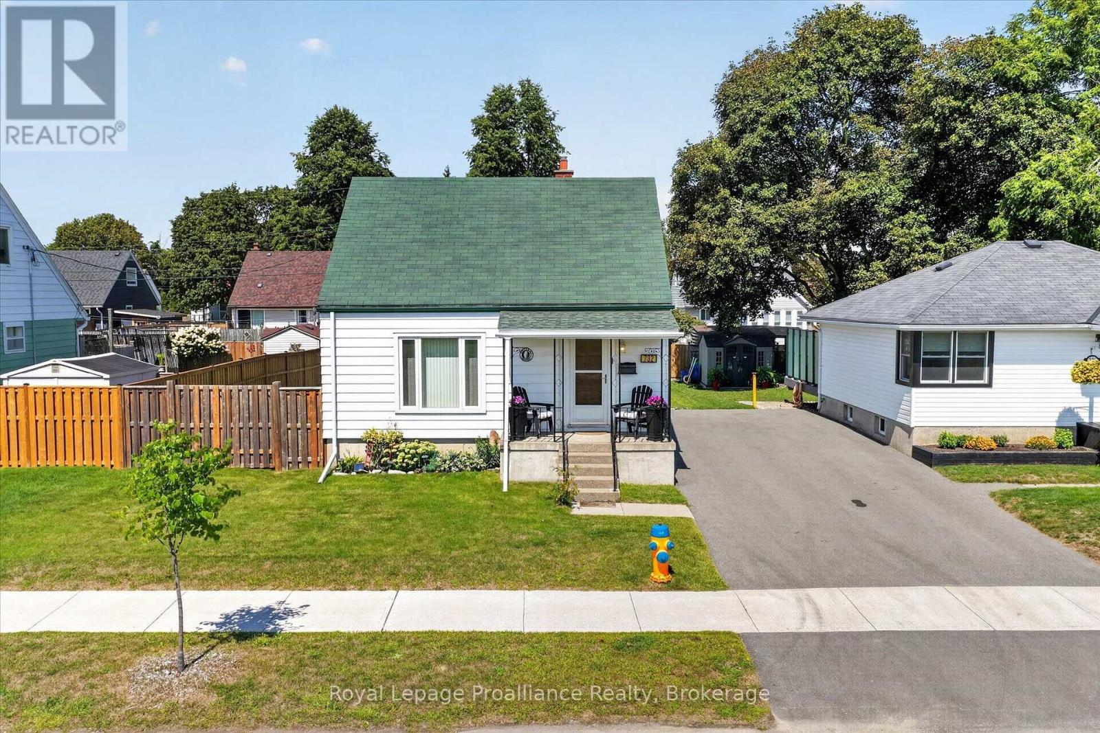 732 Gillespie Avenue, Peterborough, Ontario  K9J 4B7 - Photo 2 - X13718608