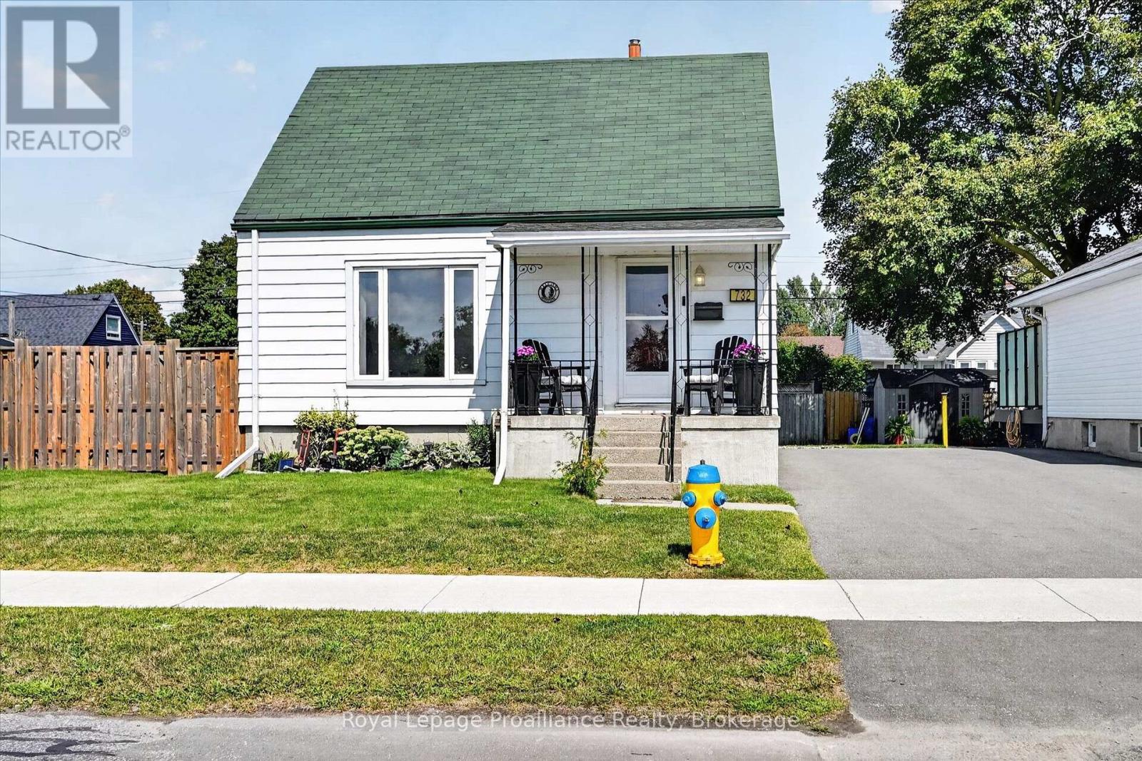 732 Gillespie Avenue, Peterborough, Ontario  K9J 4B7 - Photo 3 - X13718608