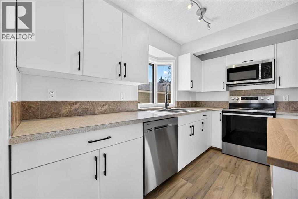 32 Patina Park SW, Calgary, Alberta T3H 3E1 - Photo 14 - A2340249