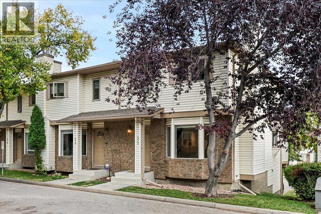 32 Patina Park SW, Calgary, Alberta T3H 3E1 - Photo 2 - A2340249