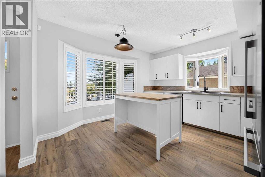 32 Patina Park SW, Calgary, Alberta T3H 3E1 - Photo 12 - A2340249