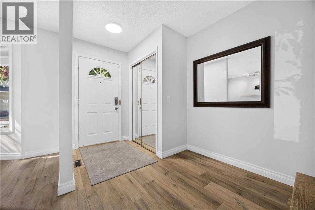 32 Patina Park SW, Calgary, Alberta T3H 3E1 - Photo 3 - A2340249