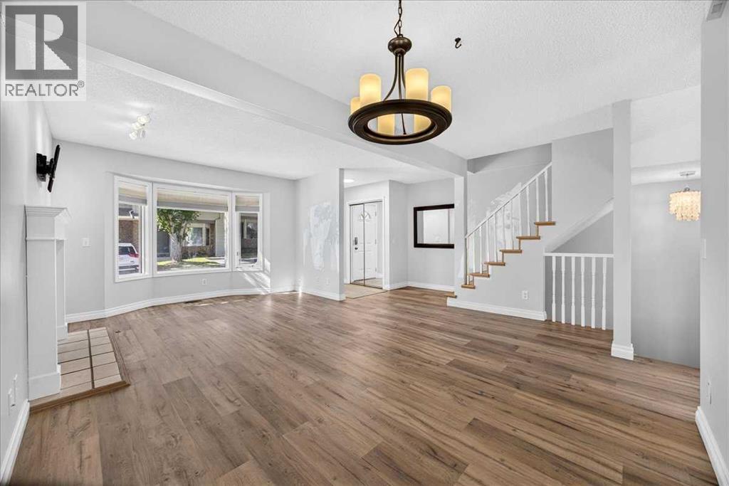 32 Patina Park SW, Calgary, Alberta T3H 3E1 - Photo 11 - A2340249