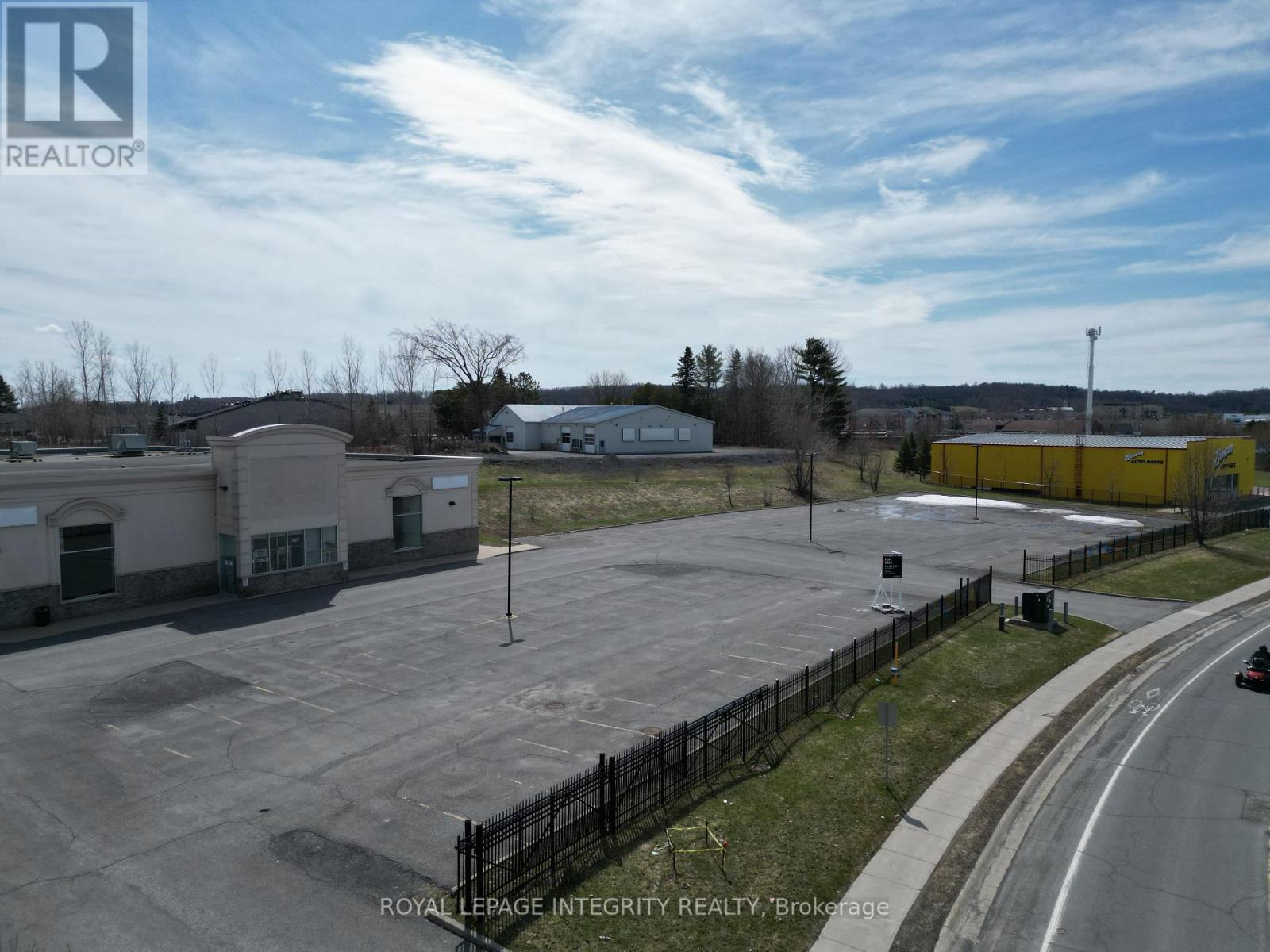 2747 Chamberland Street, Clarence-Rockland, Ontario  K4K 0B2 - Photo 3 - X13718480