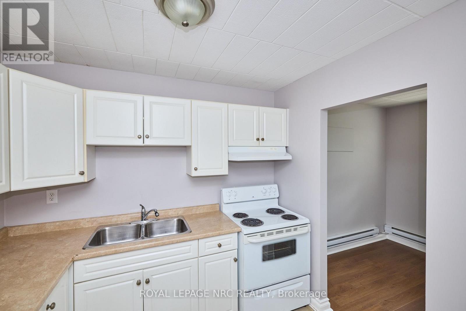11 - 98 Woodlawn Road, Welland, Ontario  L3C 3J5 - Photo 5 - X13718576