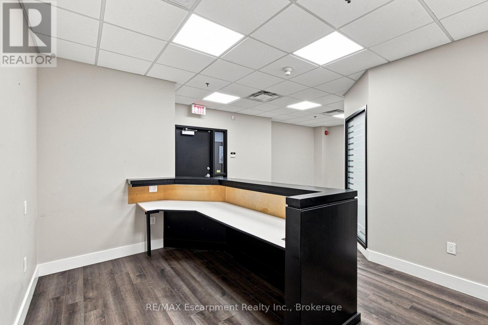 200 - 180 James Street S, Hamilton, Ontario  L8P 4V1 - Photo 11 - X13718486