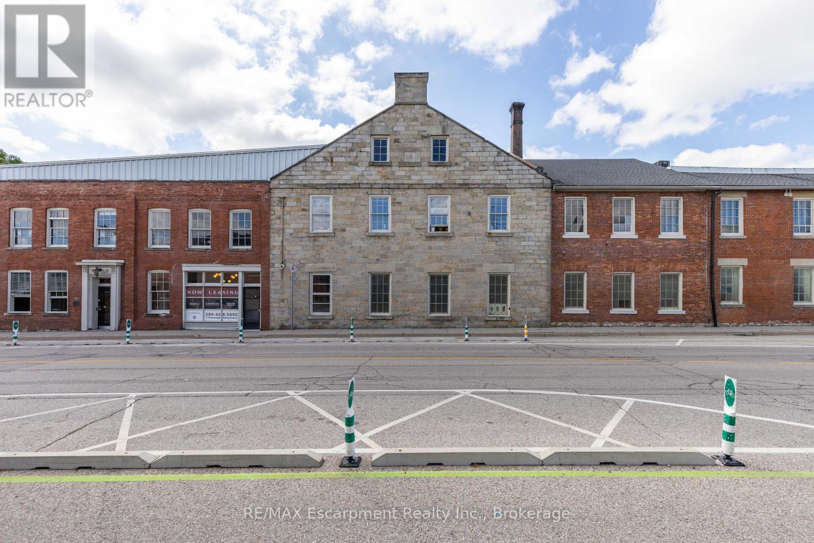 301 - 64 Hatt Street, Hamilton, Ontario  L9H 7T6 - Photo 6 - X13718502