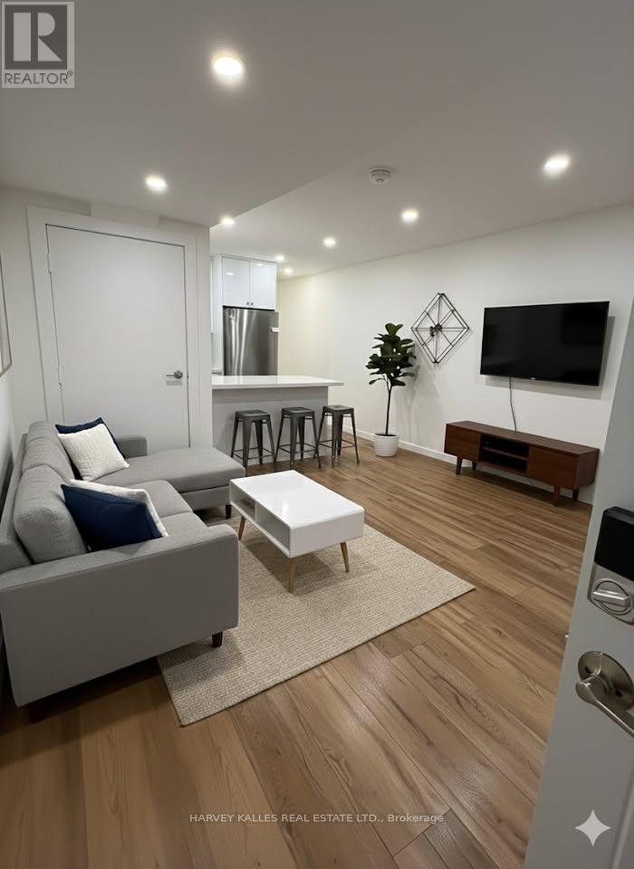 LOWER - 557 CRAWFORD STREET, Toronto, Ontario
