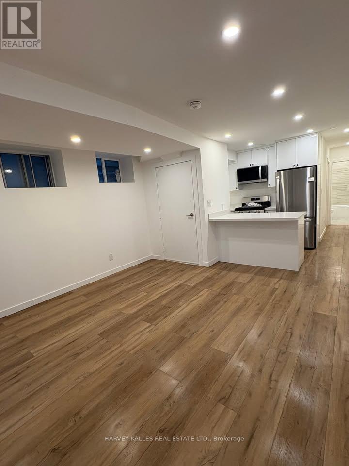 Lower - 557 Crawford Street, Toronto, Ontario  M6G 3J9 - Photo 2 - C13718488