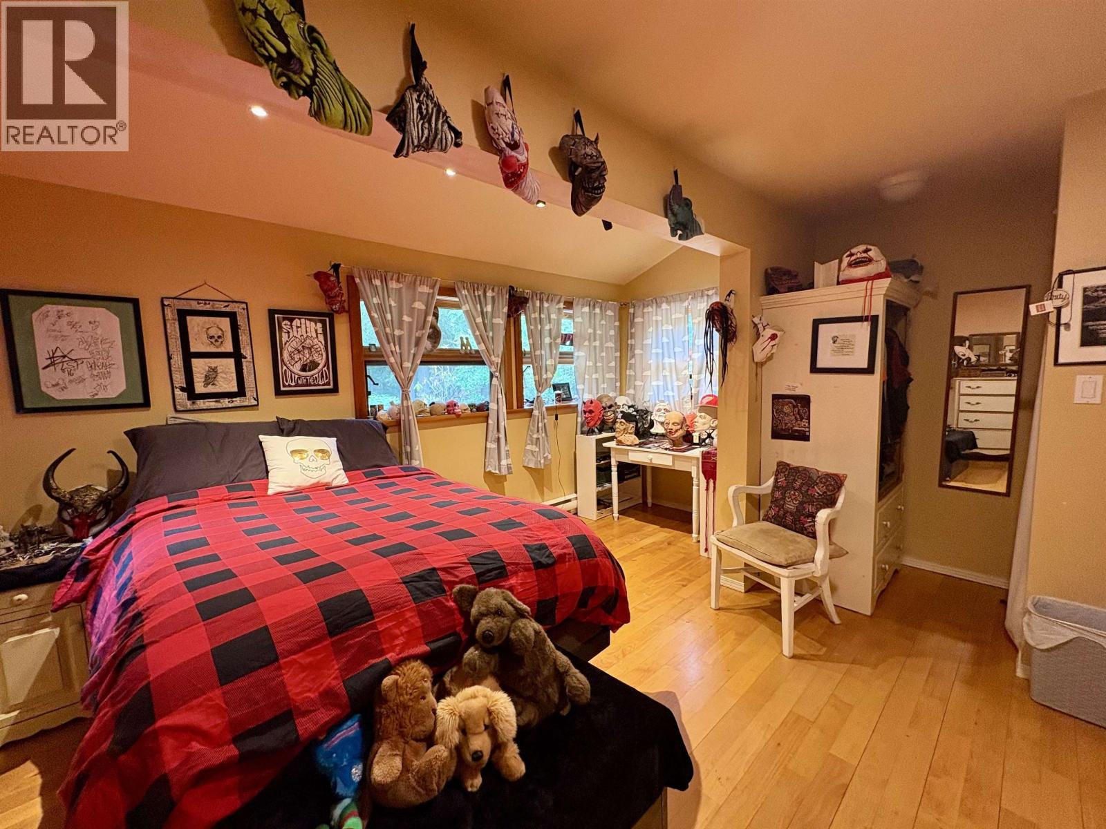 1549 Park Avenue, Roberts Creek, British Columbia  V0N 2W2 - Photo 17 - R3159360