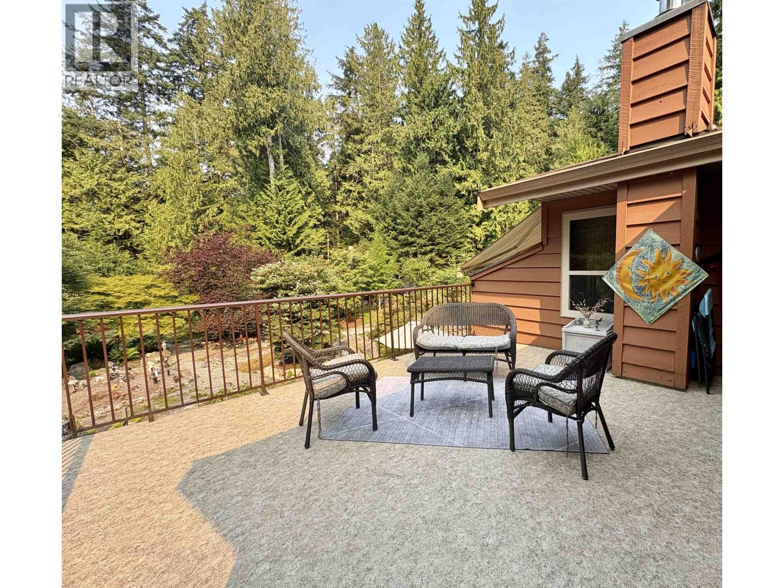 1549 Park Avenue, Roberts Creek, British Columbia  V0N 2W2 - Photo 28 - R3159360