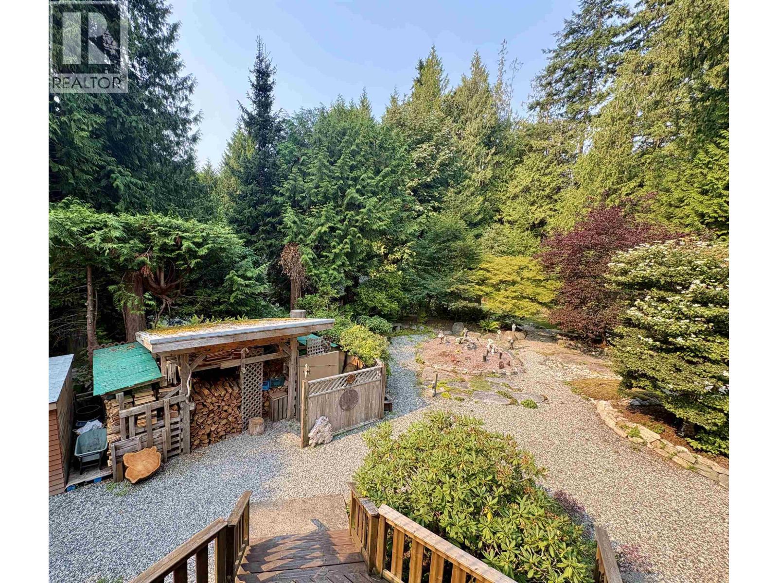 1549 Park Avenue, Roberts Creek, British Columbia  V0N 2W2 - Photo 29 - R3159360