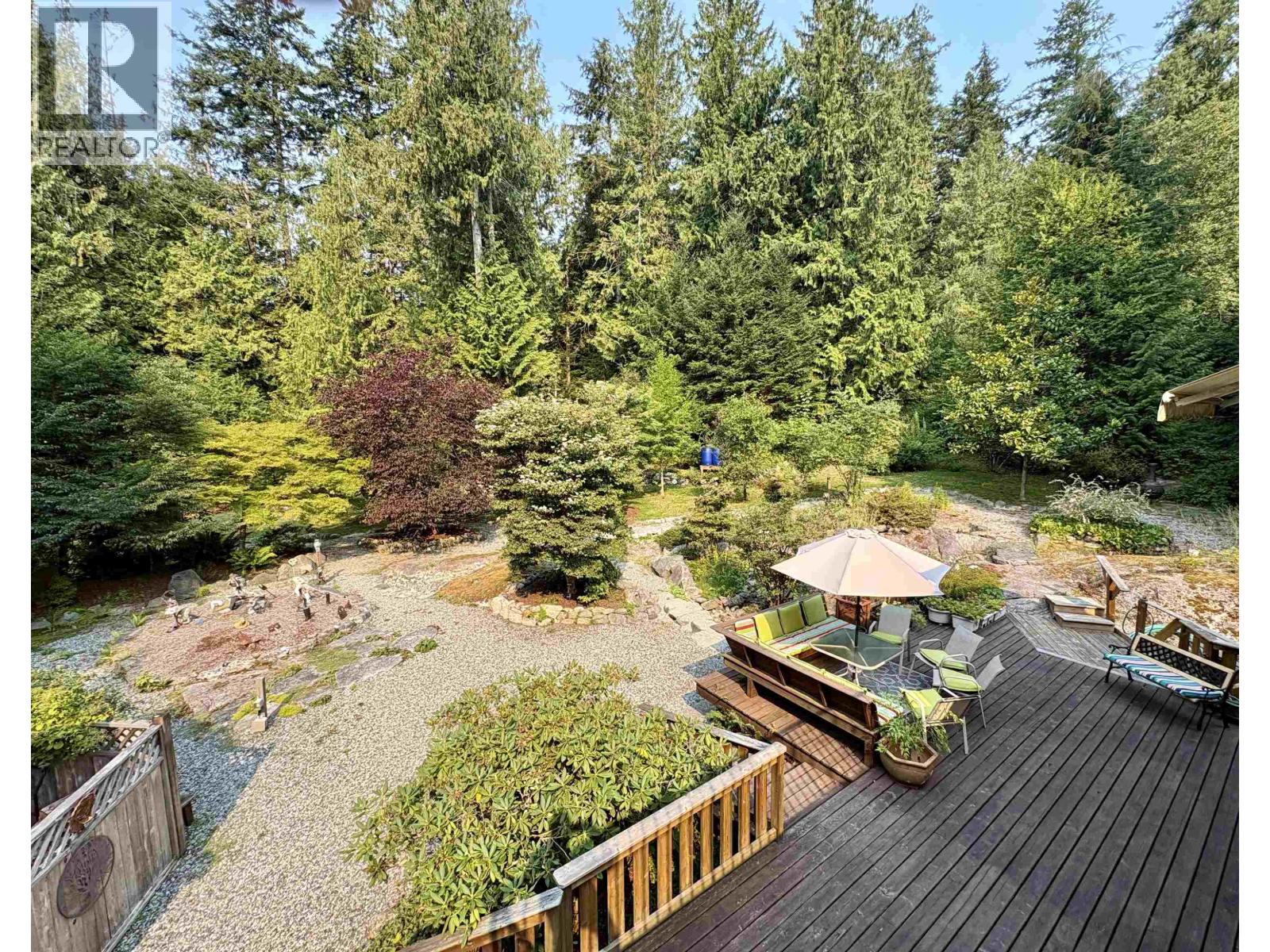 1549 Park Avenue, Roberts Creek, British Columbia  V0N 2W2 - Photo 30 - R3159360