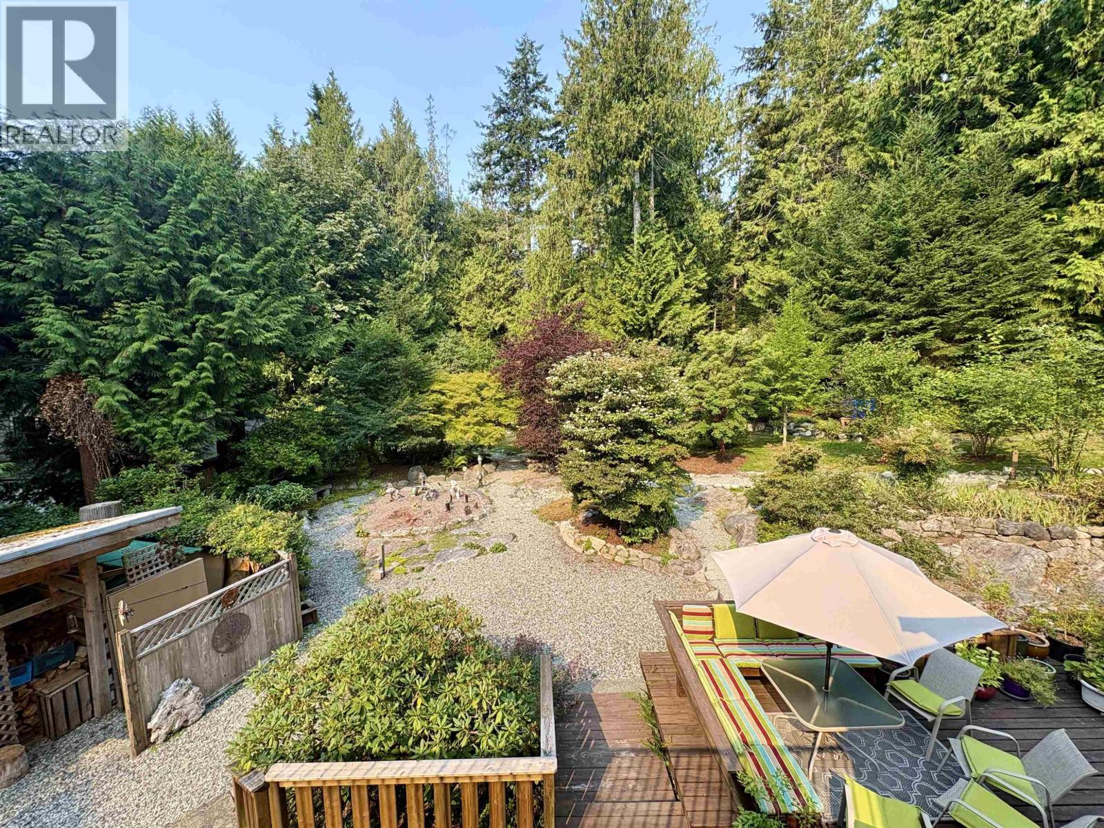 1549 Park Avenue, Roberts Creek, British Columbia  V0N 2W2 - Photo 37 - R3159360