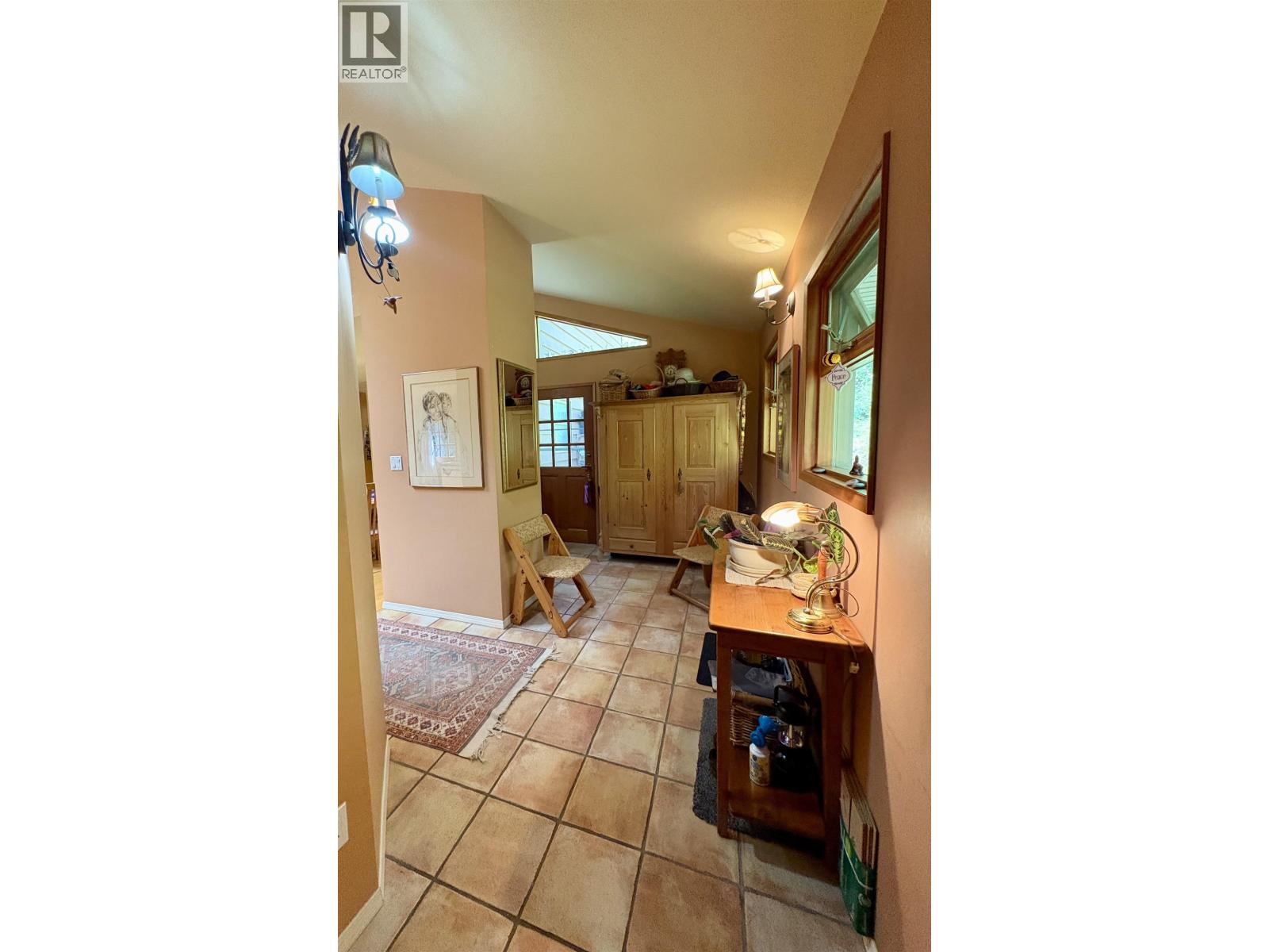 1549 Park Avenue, Roberts Creek, British Columbia  V0N 2W2 - Photo 5 - R3159360
