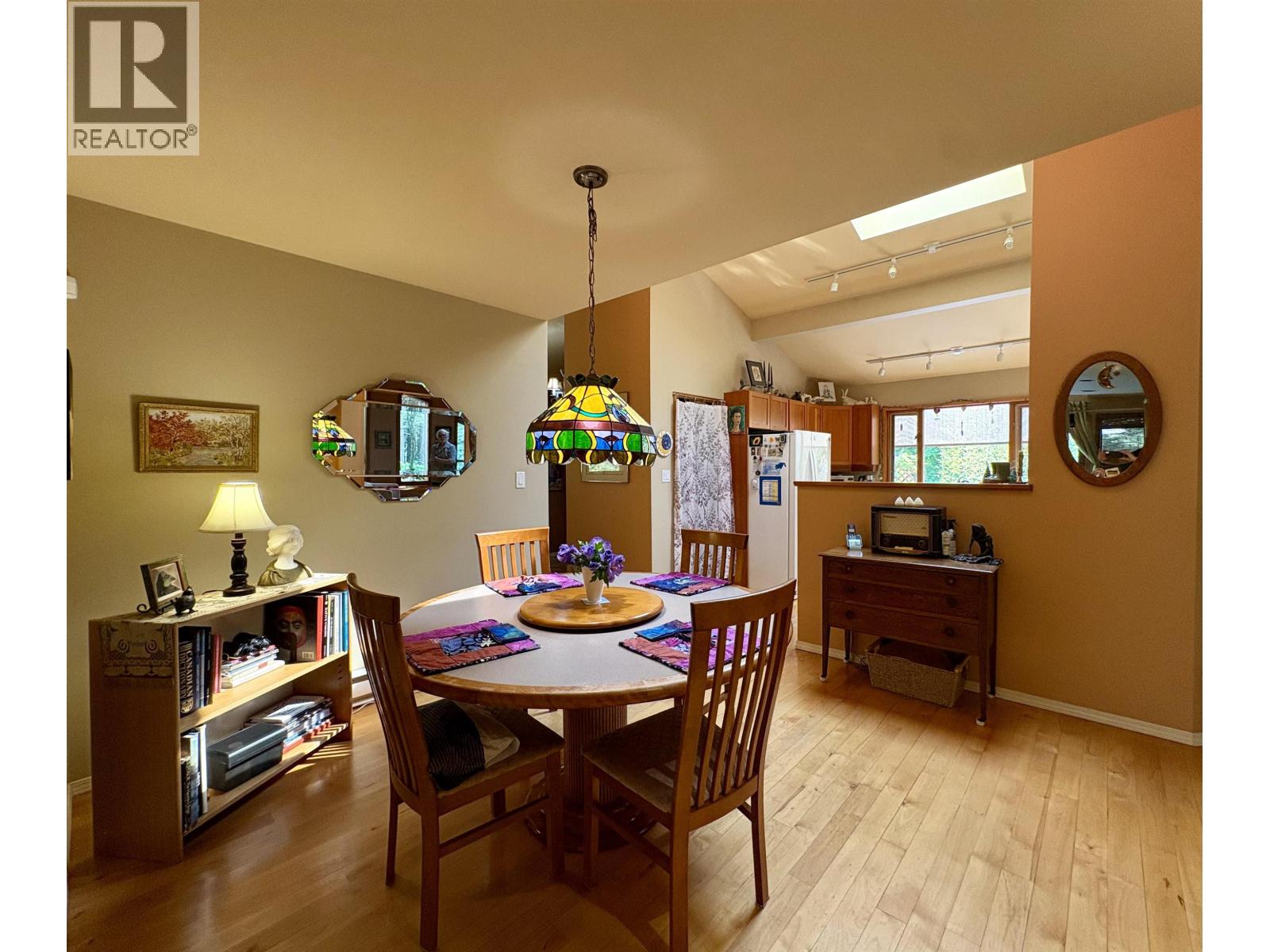 1549 Park Avenue, Roberts Creek, British Columbia  V0N 2W2 - Photo 8 - R3159360