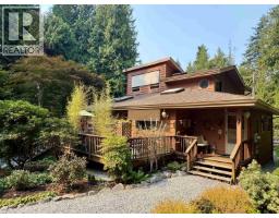 1549 PARK AVENUE, Roberts Creek, British Columbia