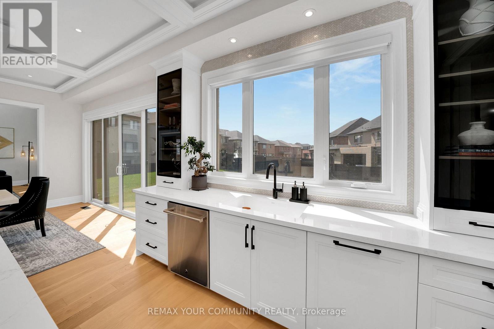 36 Arbordale Drive, Vaughan, Ontario  L4H 5K5 - Photo 8 - N13718446