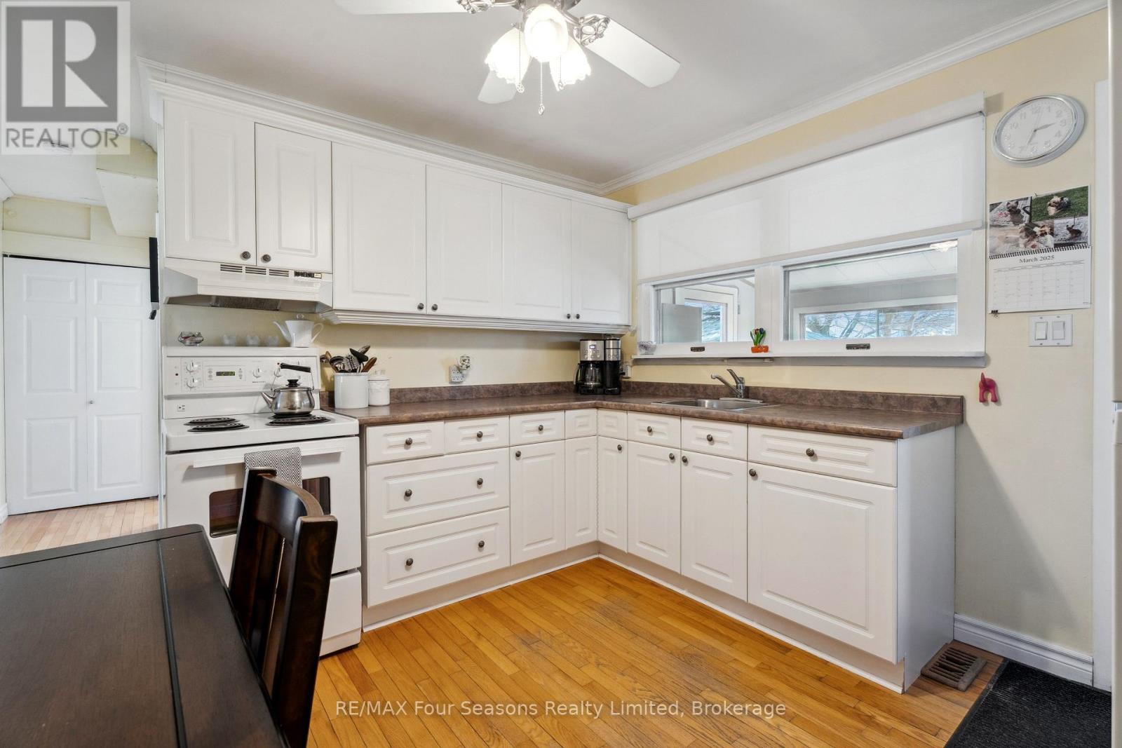 46 Erie Street, Collingwood, Ontario  L9Y 1P4 - Photo 2 - S13718462
