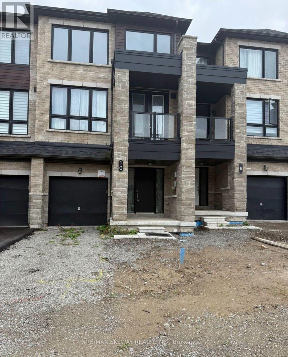 10 BLUE FOREST CRESCENT