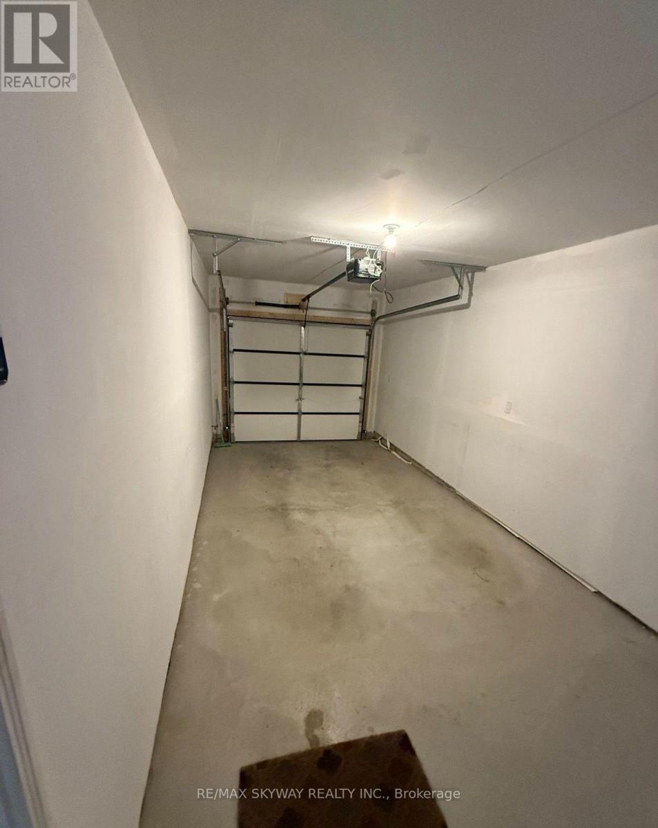 10 BLUE FOREST CRESCENT
