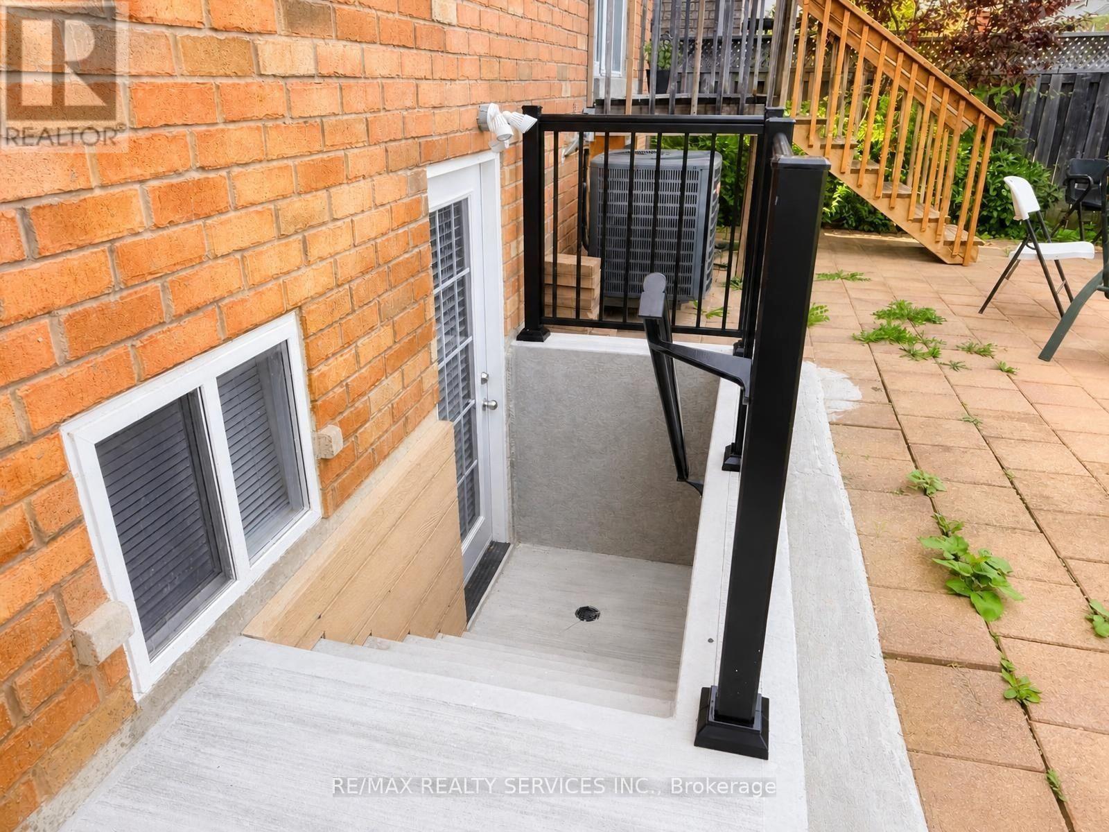 Basement - 347 Edenbrook Hill Drive, Brampton, Ontario  L7A 2N4 - Photo 2 - W13718482