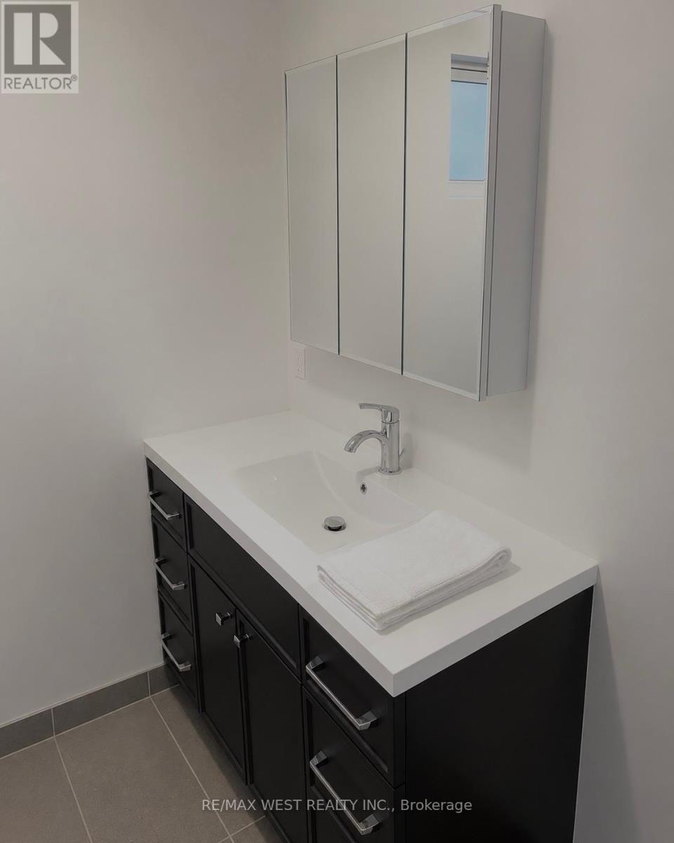 Lower - 41 Westroyal Road, Toronto, Ontario  M9P 2C4 - Photo 10 - W13718530
