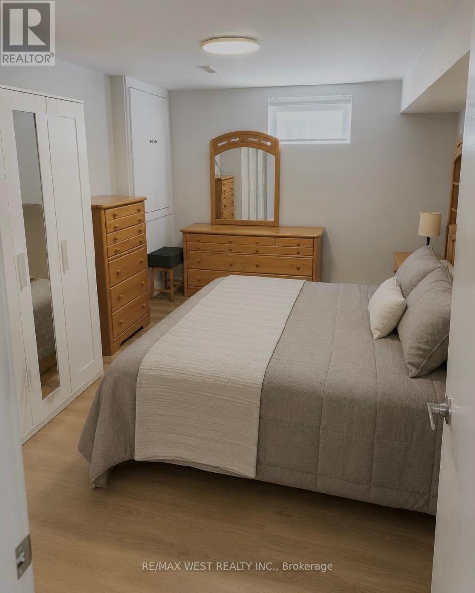 Lower - 41 Westroyal Road, Toronto, Ontario  M9P 2C4 - Photo 7 - W13718530