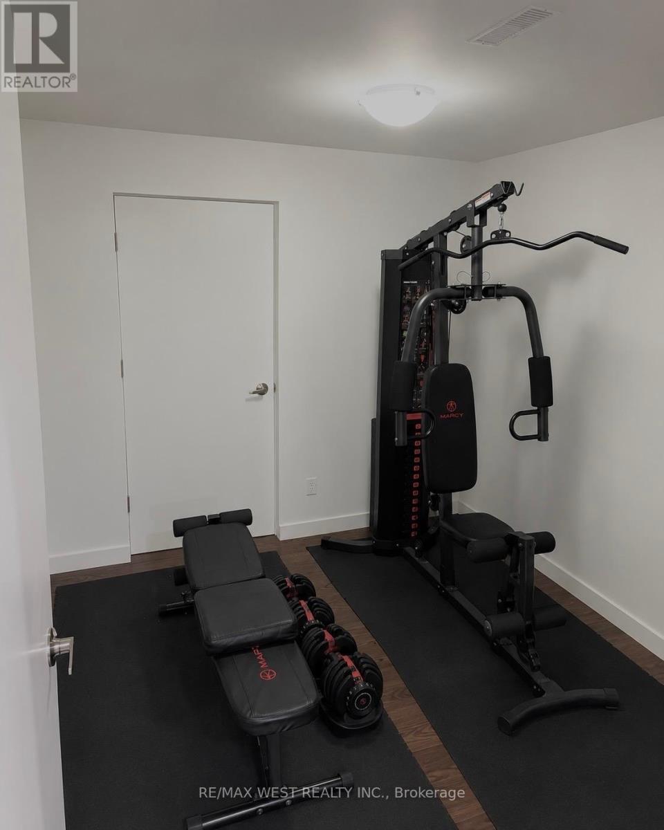 Lower - 41 Westroyal Road, Toronto, Ontario  M9P 2C4 - Photo 8 - W13718530