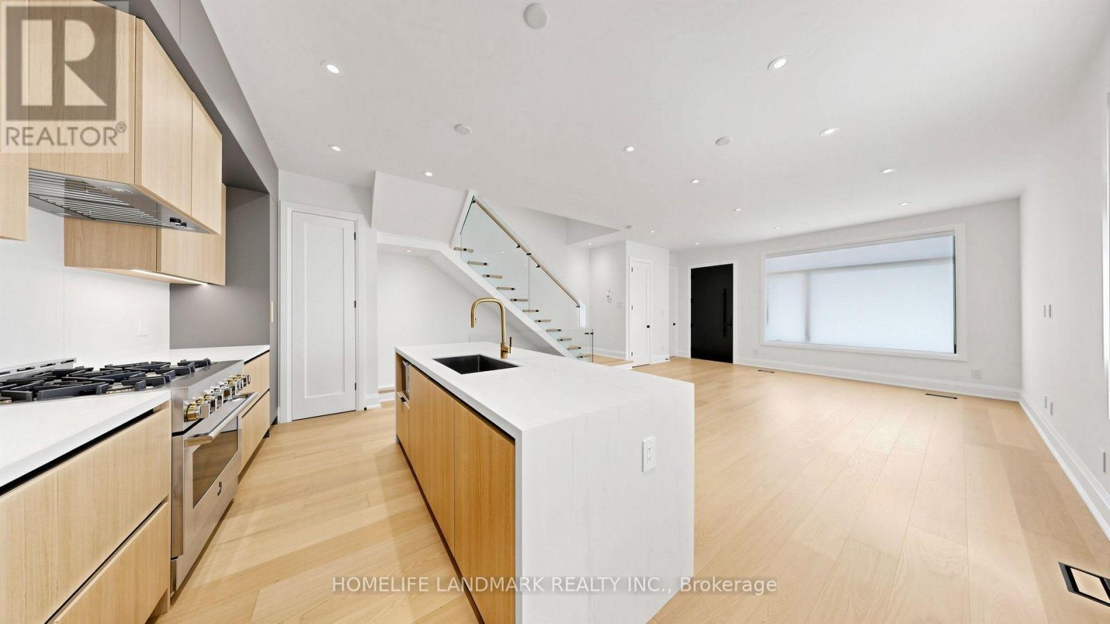 Unit D - 750 Glengrove Avenue W, Toronto, Ontario  M6B 2J6 - Photo 11 - W13718534