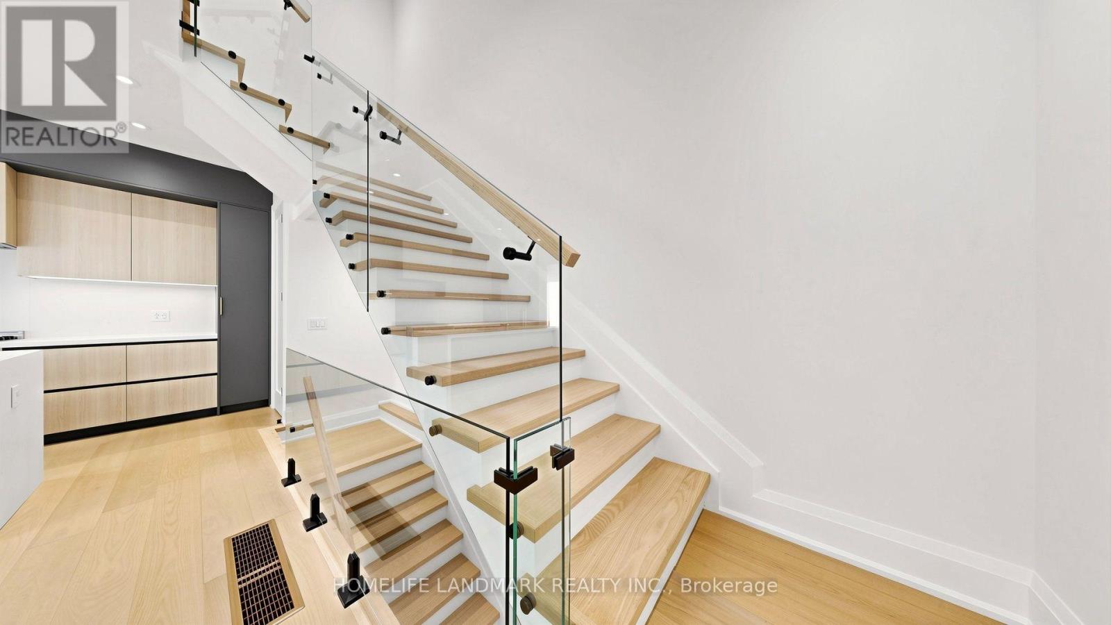 Unit D - 750 Glengrove Avenue W, Toronto, Ontario  M6B 2J6 - Photo 18 - W13718534