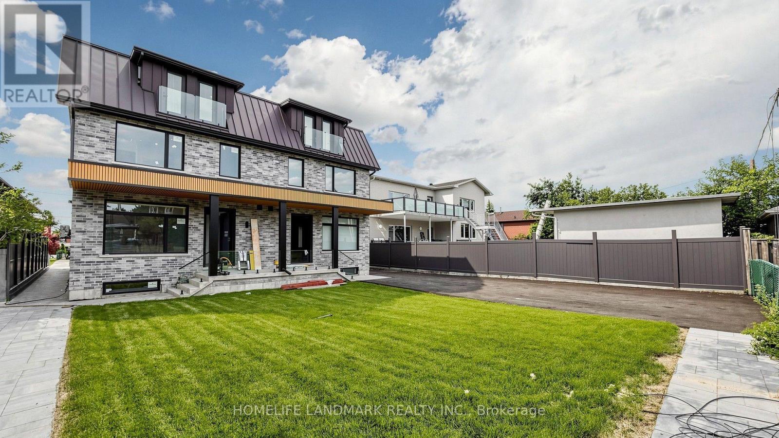 Unit D - 750 Glengrove Avenue W, Toronto, Ontario  M6B 2J6 - Photo 2 - W13718534