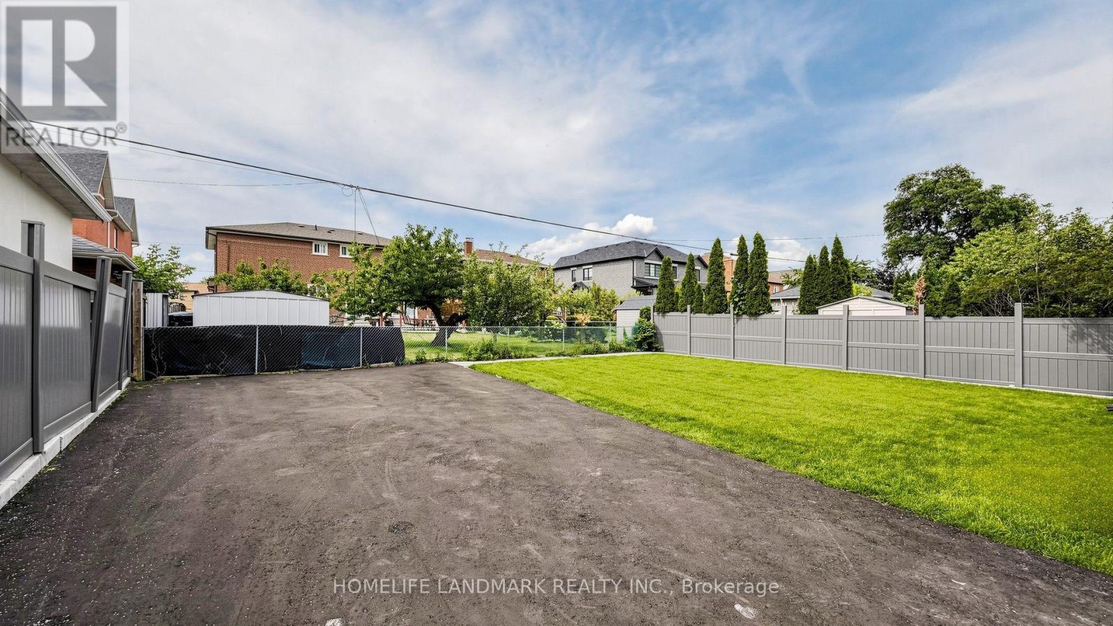 Unit D - 750 Glengrove Avenue W, Toronto, Ontario  M6B 2J6 - Photo 50 - W13718534