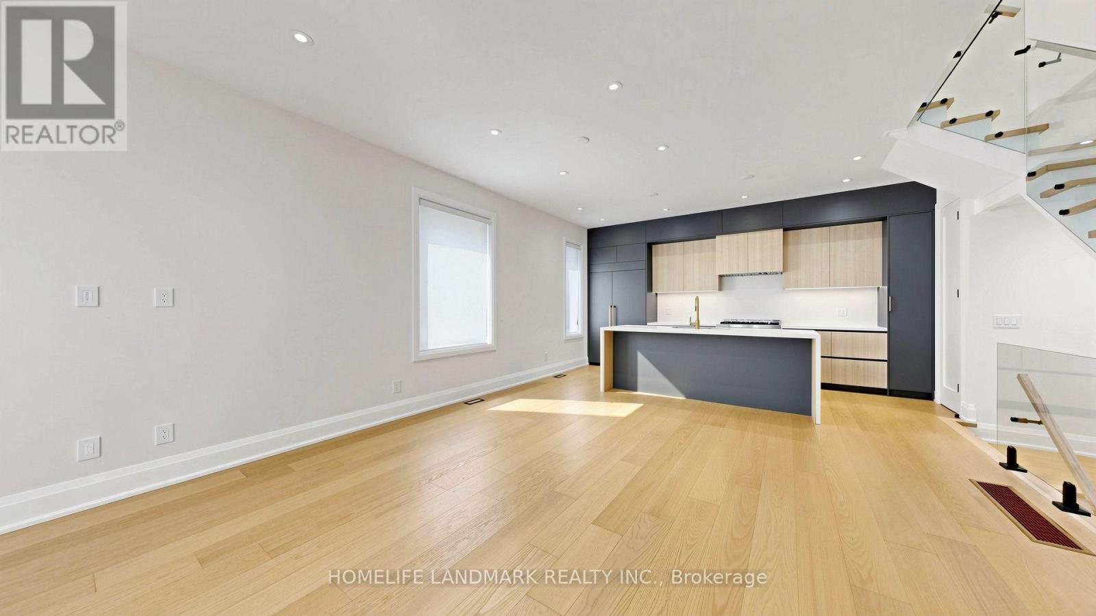 Unit D - 750 Glengrove Avenue W, Toronto, Ontario  M6B 2J6 - Photo 9 - W13718534