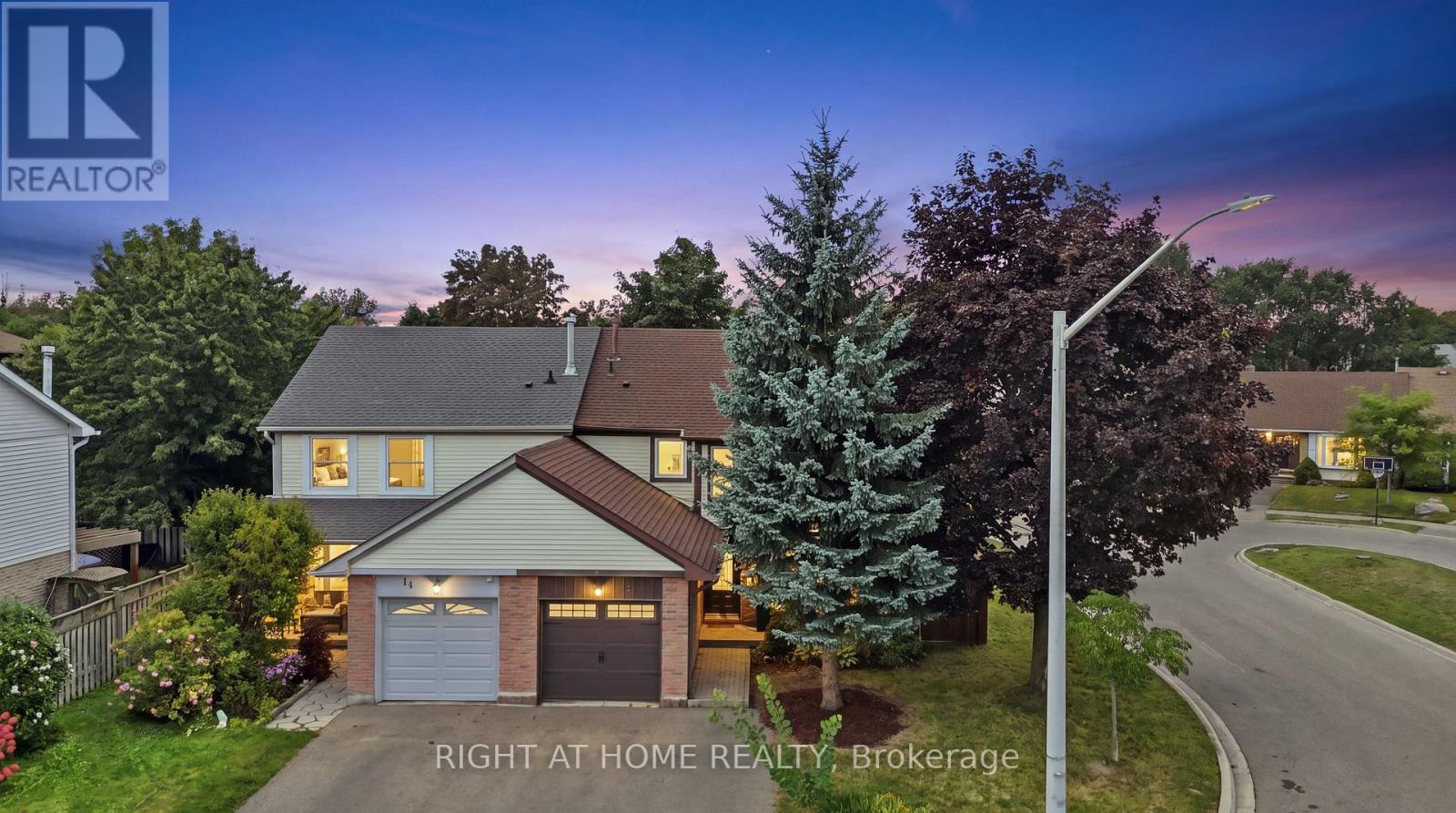 16 Kindle Court, Brampton, Ontario L6Z 1B2 - Photo 2 - W13718554