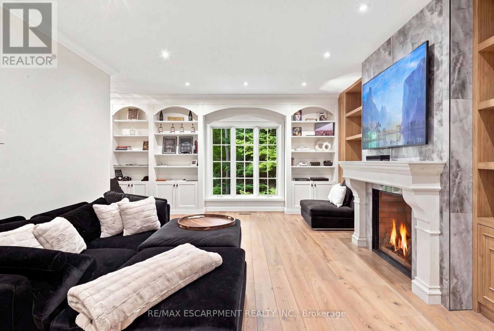 2025 Heartwood Court, Mississauga, Ontario  L5C 4P7 - Photo 22 - W13718572