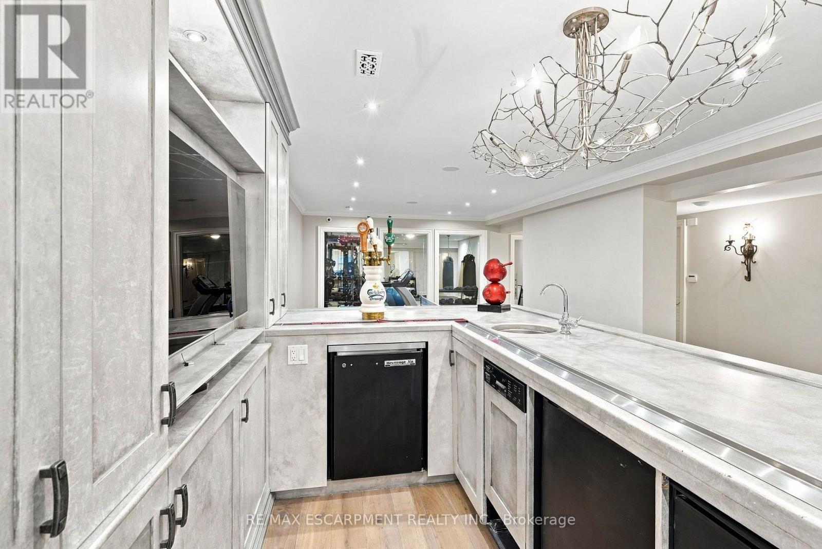 2025 Heartwood Court, Mississauga, Ontario  L5C 4P7 - Photo 41 - W13718572