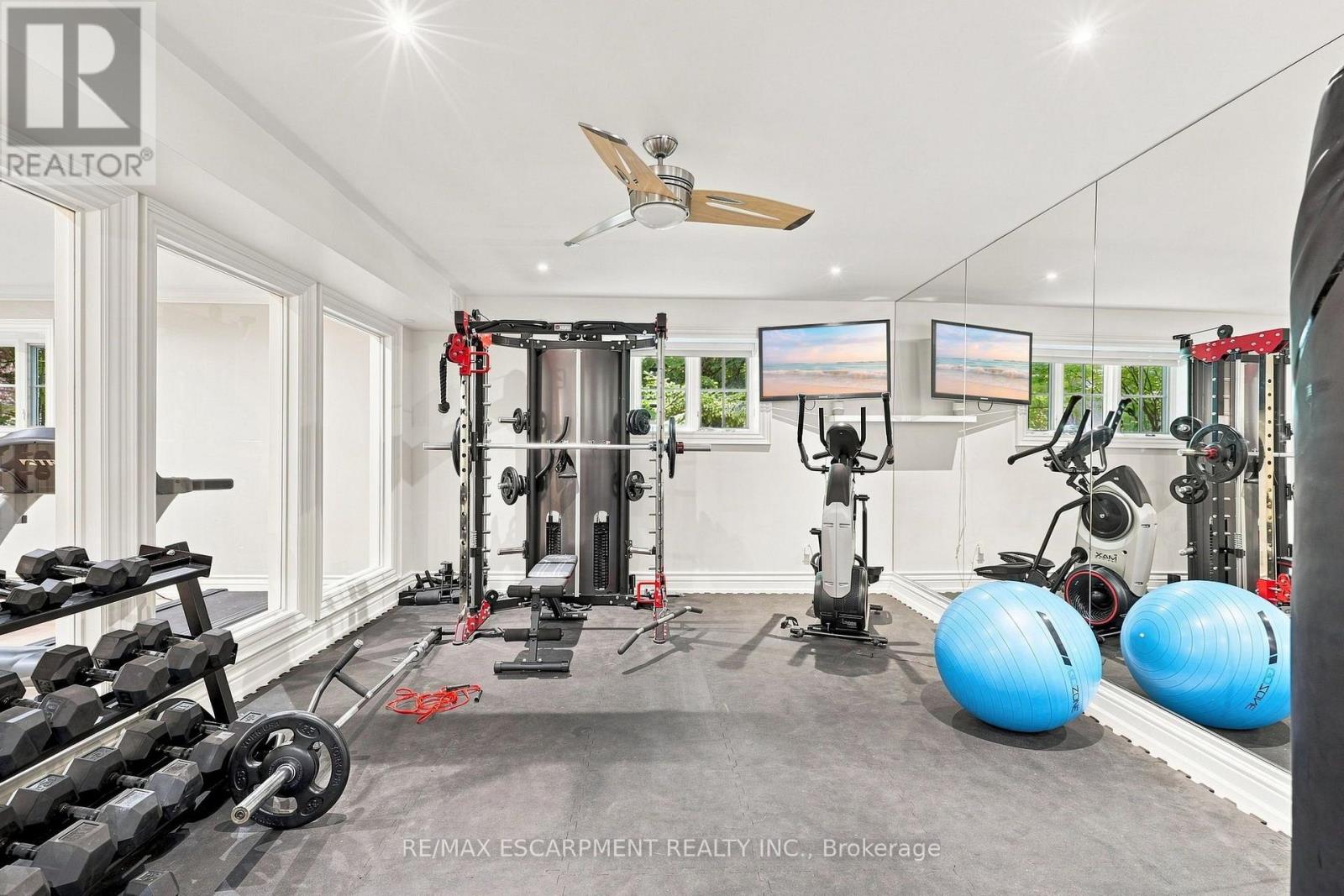 2025 Heartwood Court, Mississauga, Ontario  L5C 4P7 - Photo 43 - W13718572