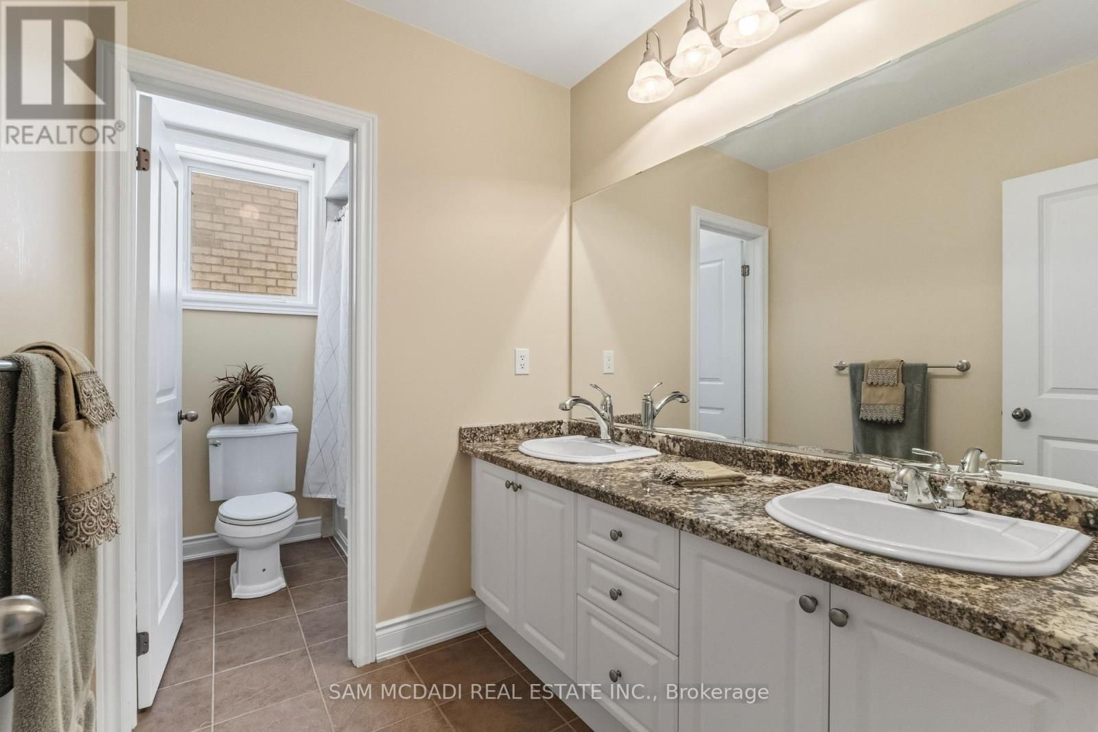 15 Eaglesprings Crescent, Brampton, Ontario  L6P 2V8 - Photo 22 - W13718574