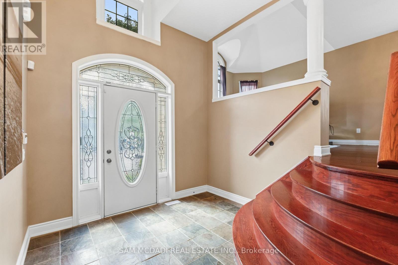 15 Eaglesprings Crescent, Brampton, Ontario  L6P 2V8 - Photo 3 - W13718574