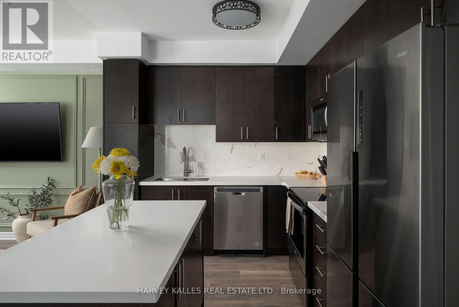 35 - 85 Eastwood Park Gardens, Toronto, Ontario  M8W 0B9 - Photo 11 - W13714834