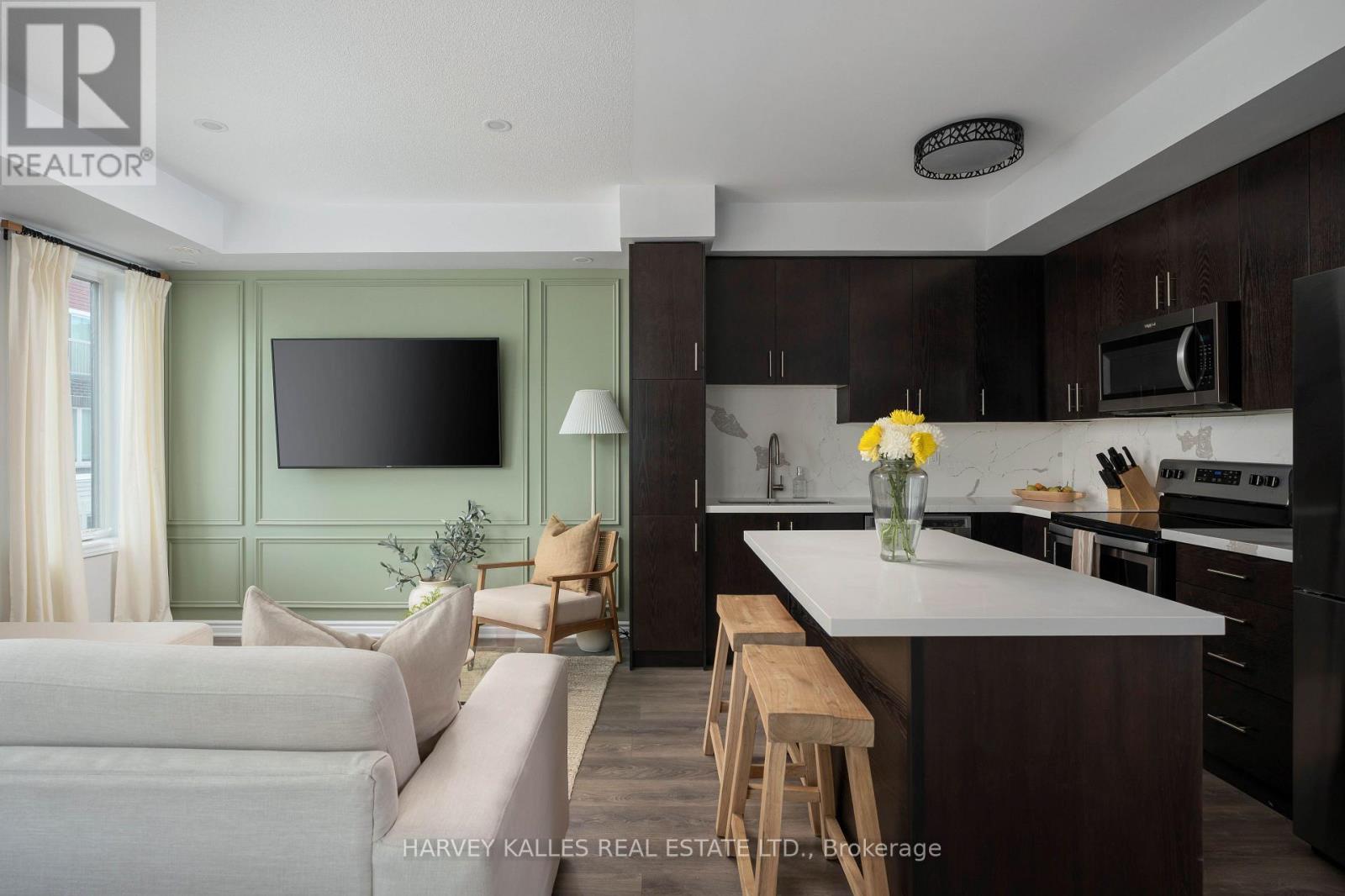 35 - 85 EASTWOOD PARK GARDENS, Toronto, Ontario