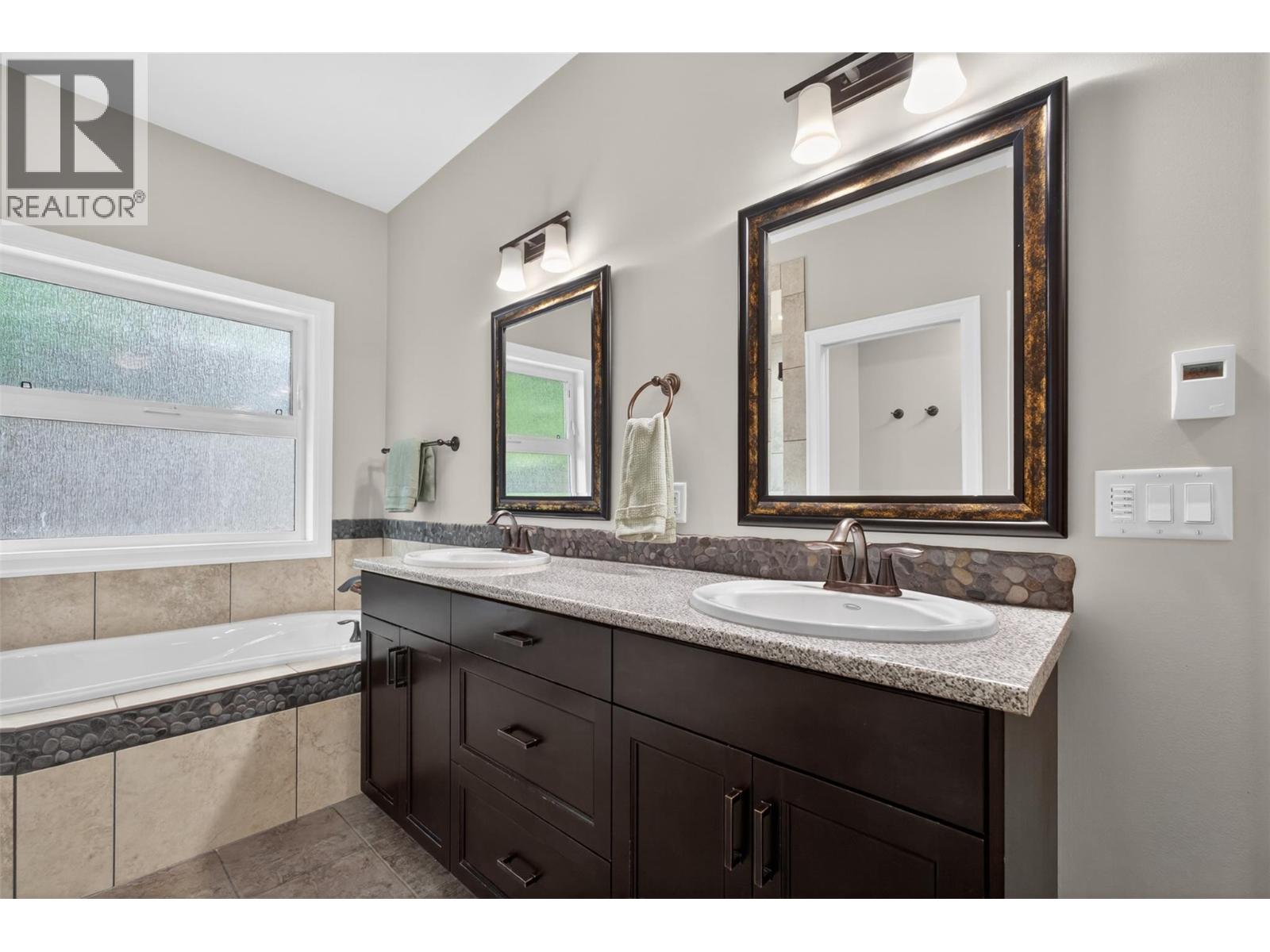 4588 Raymer Road, Kelowna, British Columbia  V1W 1H9 - Photo 26 - 10395957