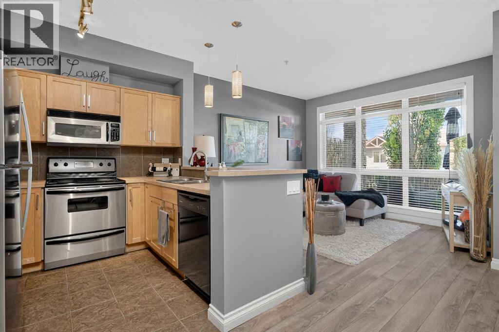 2, 140 Rockyledge View NW, Calgary, Alberta  T3G 5Y4 - Photo 11 - A2339704