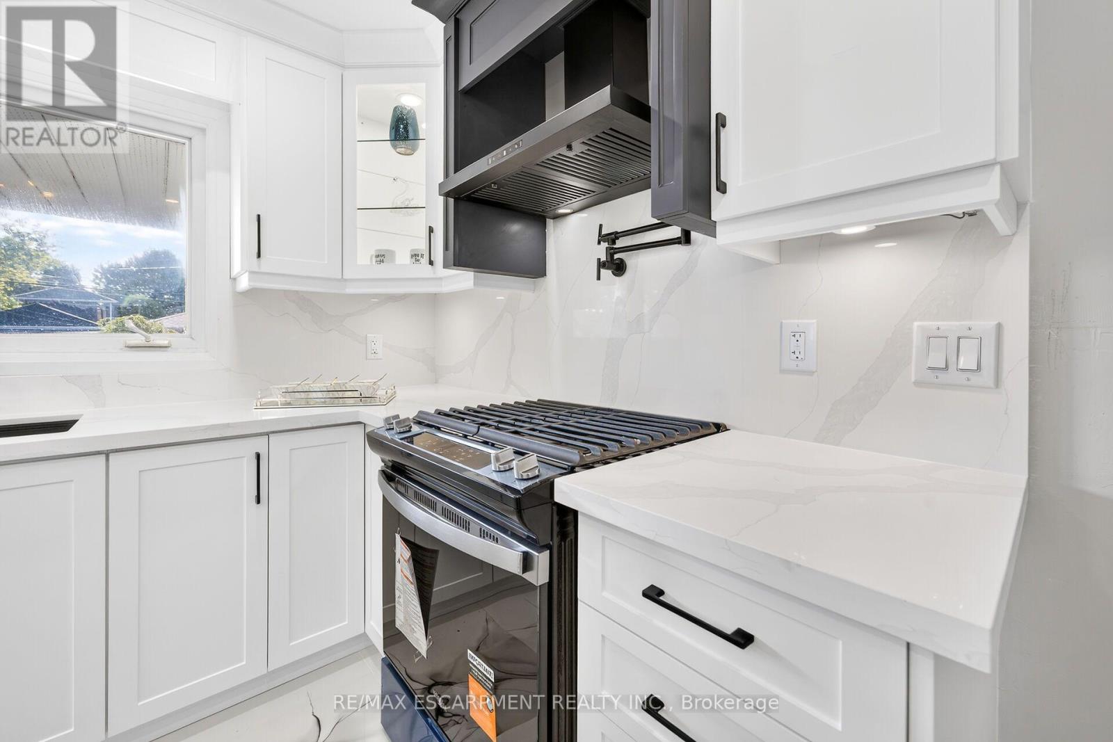 362 Rosseau Road, Hamilton, Ontario  L8K 4T2 - Photo 6 - X13718454