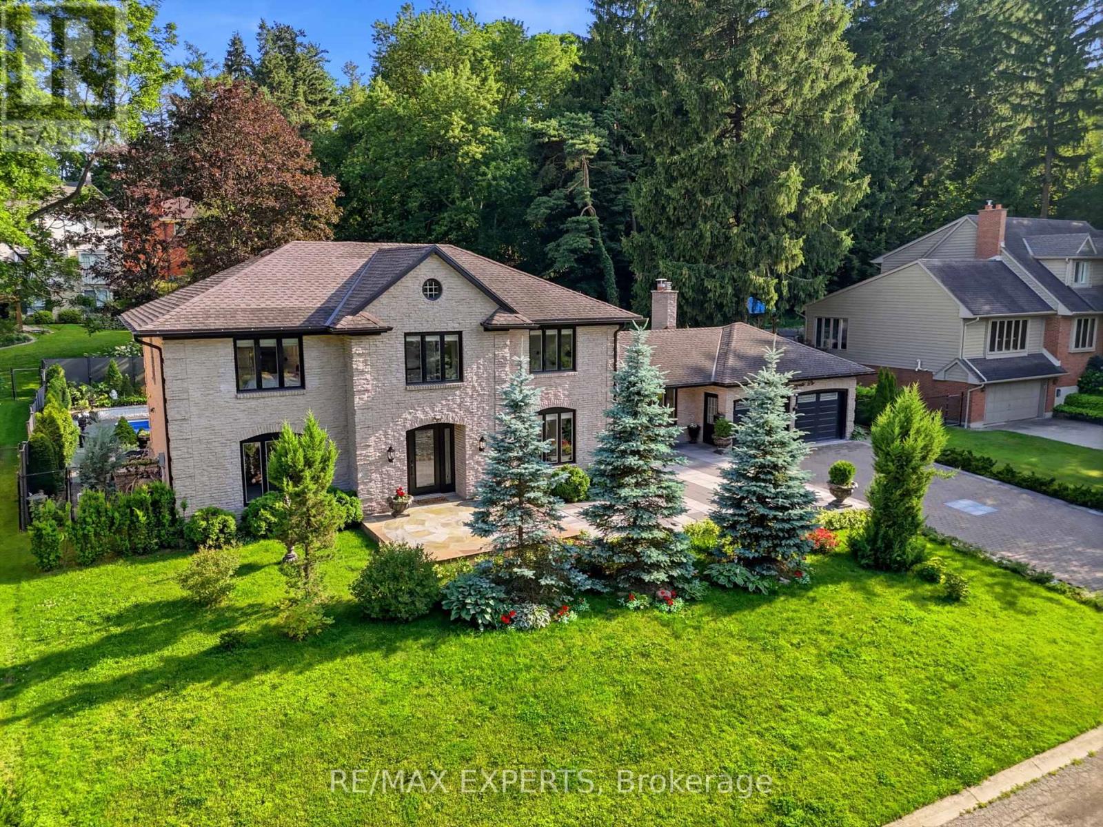 28 Stonegate Drive, Hamilton, Ontario  L9G 3R7 - Photo 1 - X13718472